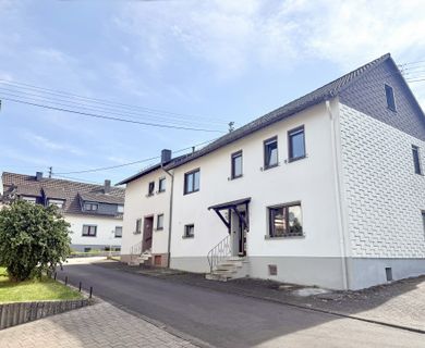 Zwei Häuser, ein Grundstück – vielseitige Möglichkeiten nahe Hachenburg!