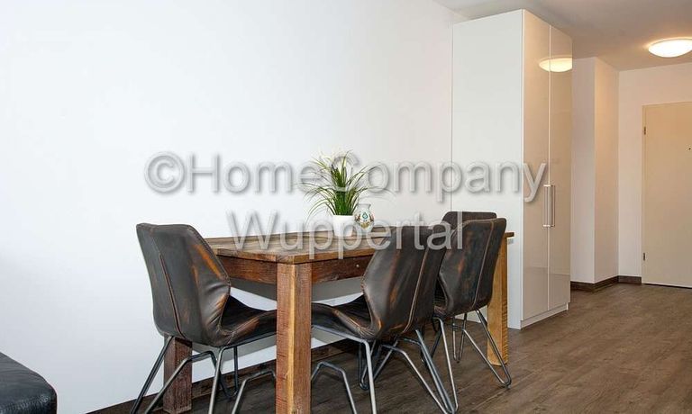 Neues Business- Apartment im Industrial-Style mit Süd-Balkon, DSL-Wifi und Reinigungsservice - Photo 3