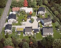 Es handelt sich um unverbindliche Illustrationen mit Sonderausstattungen. Die Bauausführung erfolgt durch das Bauunternehmen