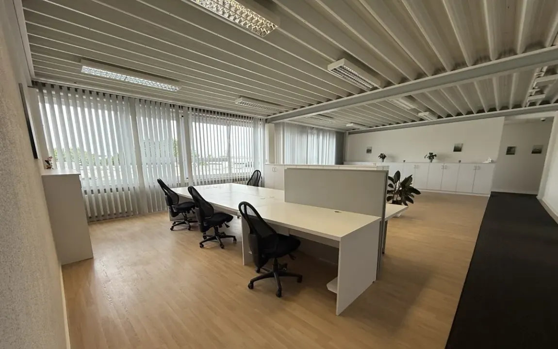 PROVISIONSFREI | Büro ALL-IN 995 € |
Konferenzraum, Küche, Internet, Stellplatz & NK inklusive