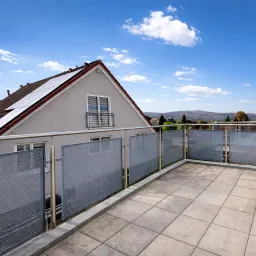 82 m² große ETW mit großem Balkon, Tageslichtbad, Gäste-WC und Tiefgaragenstellplatz