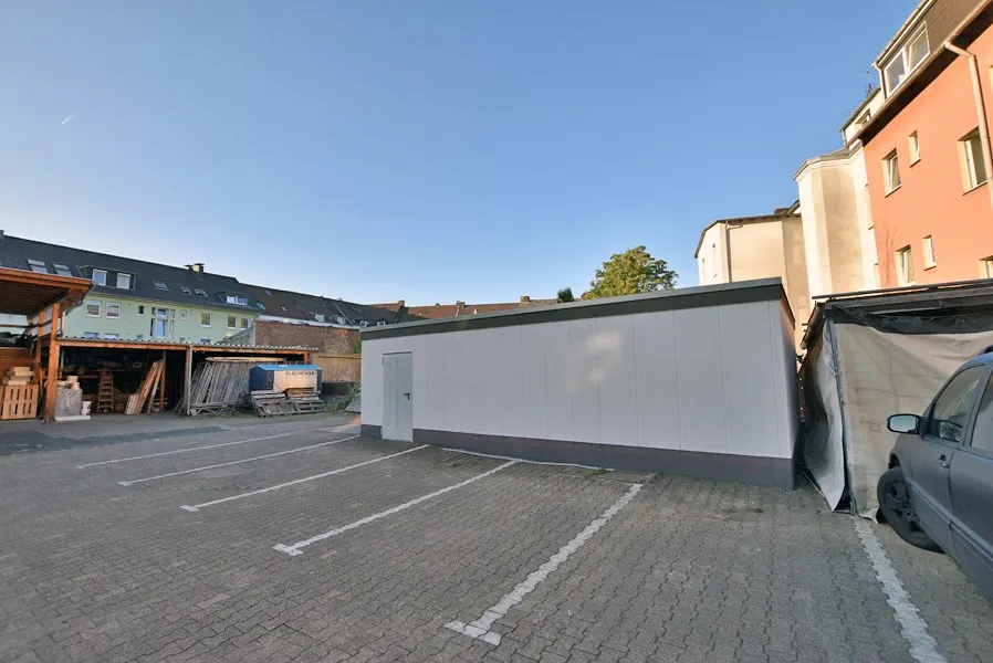 Stellplätze & Großgarage