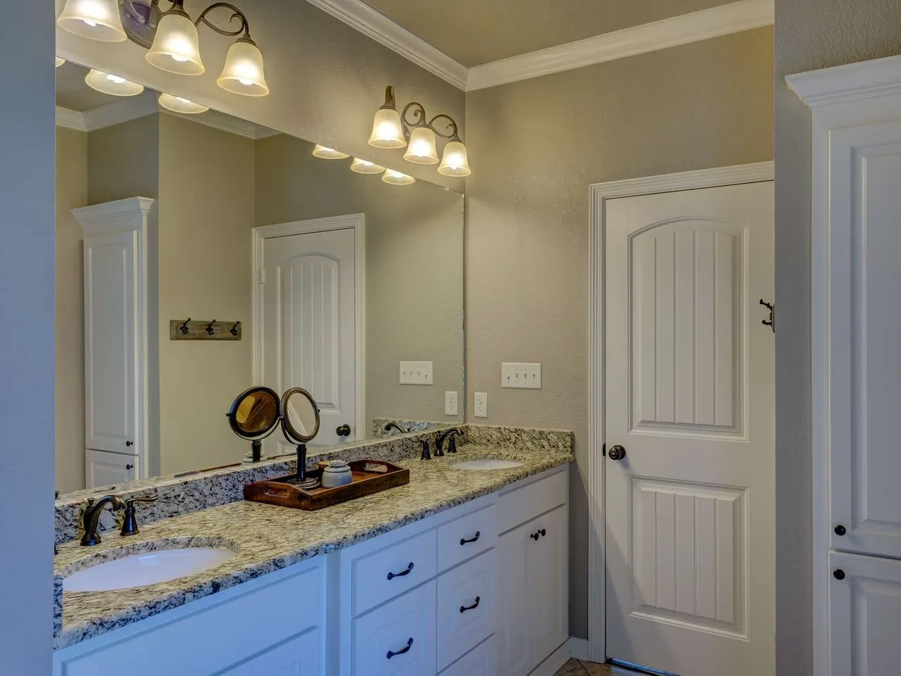 bathroom-1940171_1920