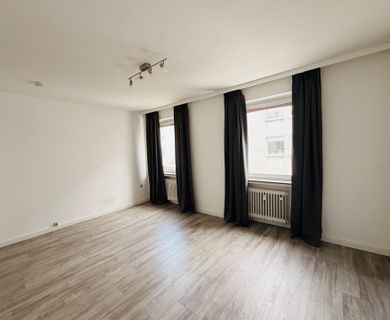 Geräumige Stadtwohnung in zentraler Lage - Photo 2