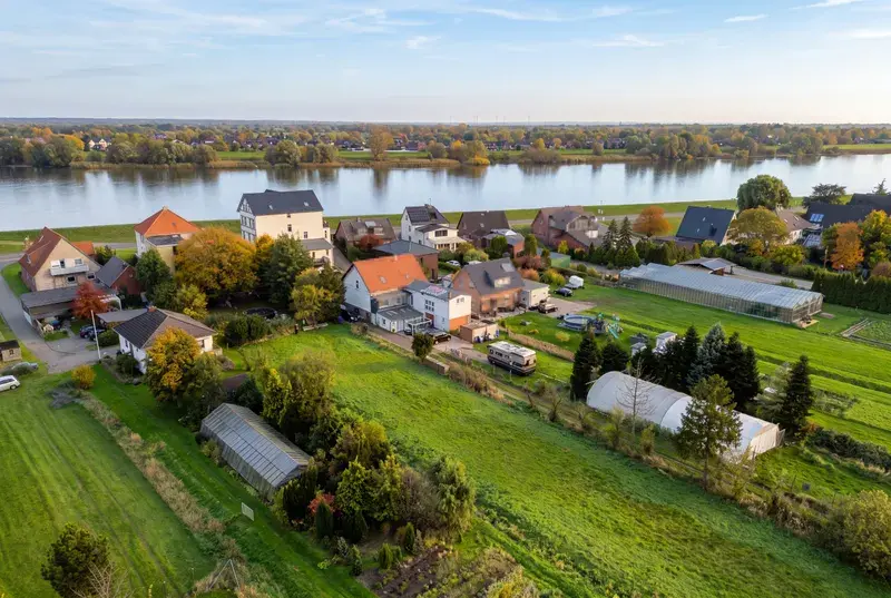 Ein besonderer Ort an der Elbe: Großzügiges Baugrundstück in Hoopte