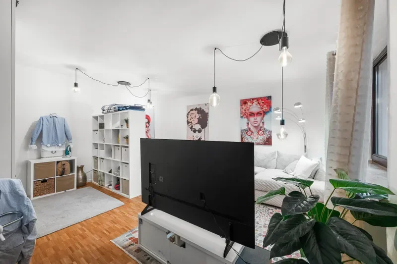 Wohn- und Schlafzimmer