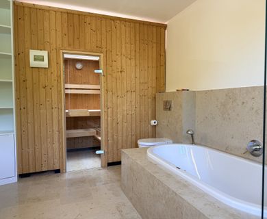 Stilvolles, top saniertes Haus mit Kamin, Sauna und Westgarten! - Photo 5