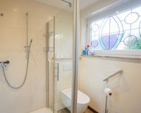 ...mit großer Dusche