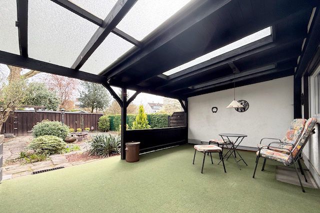 überdachte Terrasse