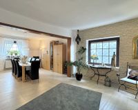 Blick ins Wohn- und Esszimmer