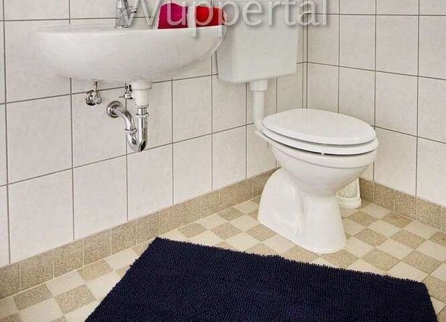 Möbliertes Zimmer mit eigenem Duschbad und DSL-Nutzungsmöglichkeit und Stellplatz - Photo 5
