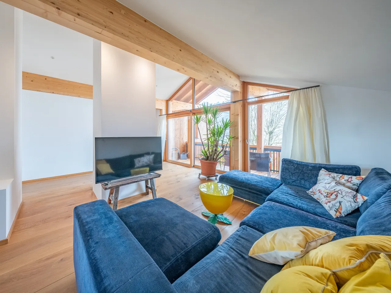 Dachgeschoss Wohnung 2 - Wohnzimmer