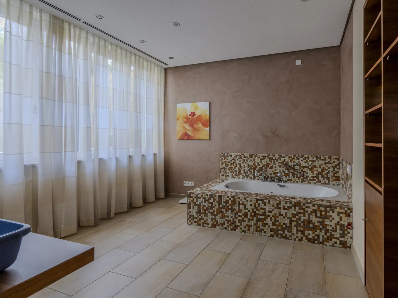 Gemeinschaftsraum mit Badewanne
