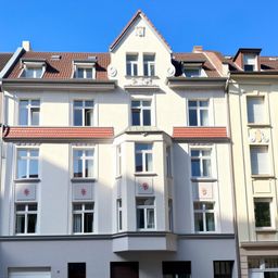 Eleganz mit Geschichte – Großzügige Altbauwohnung mit Südbalkon und Jugendstilcharme