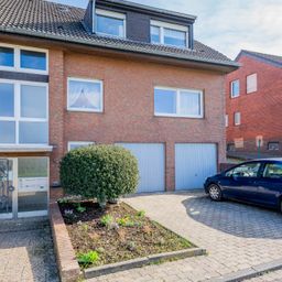 Ruhiges Wohnglück: 80m² mit Garage & doppeltem Balkonzugang in kleiner 4er-Einheit