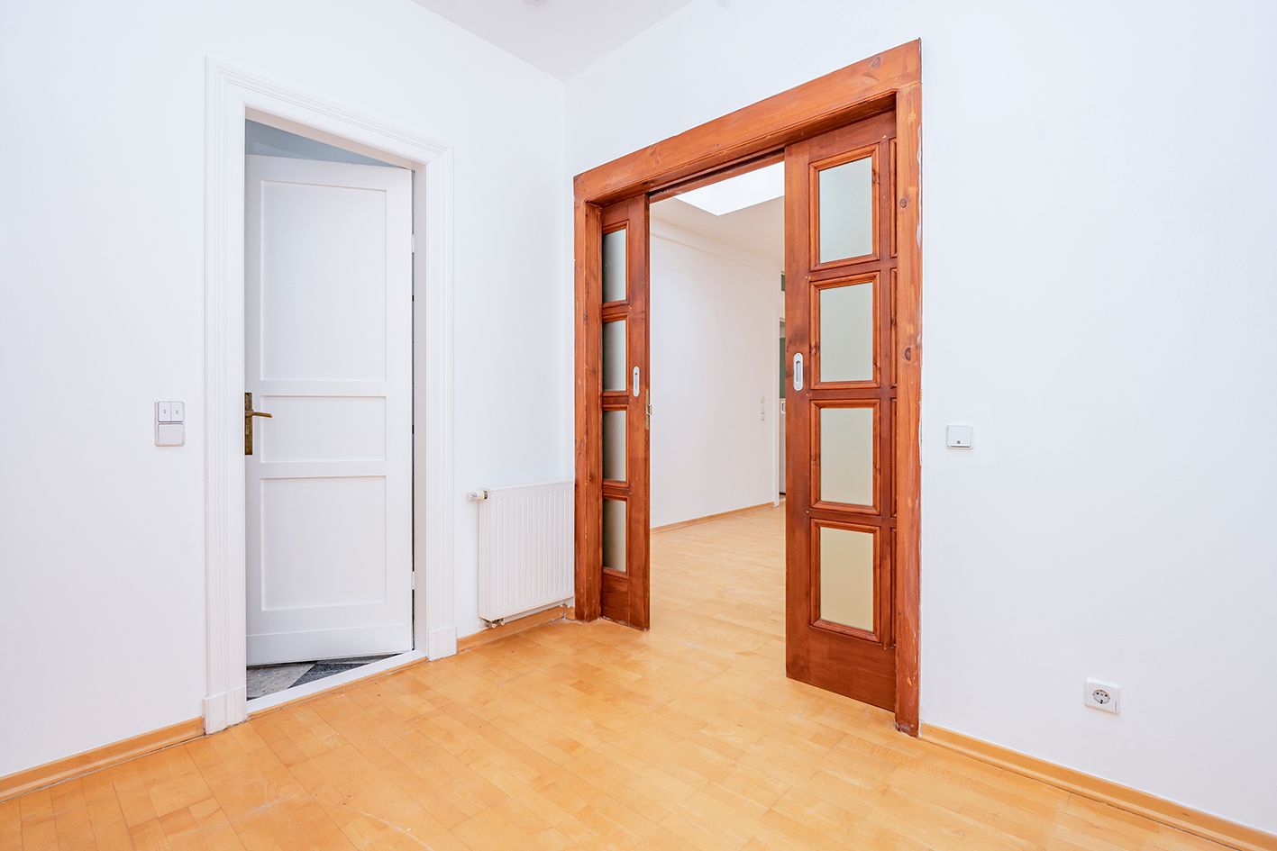 Provisiosfreie Dachgeschosswohnung mit großzügigem Wohnbereich !