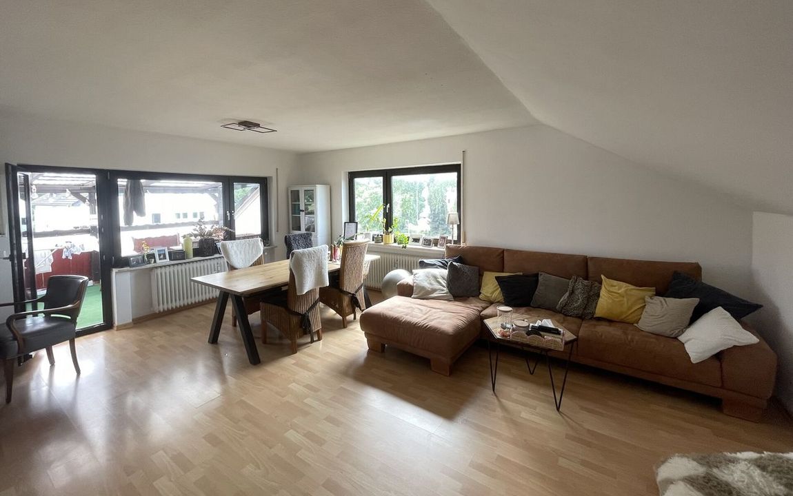 69 m² zum Wohlfühlen – Dachgeschosswohnung mit Stellplatz