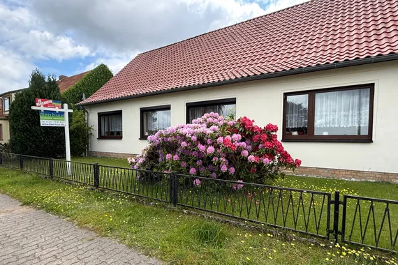 Einfamilienhaus in Warnow mit großem Grundstück und Einliegerwohnung