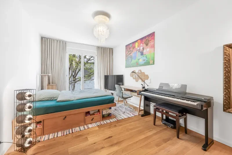 Schlafzimmer OG mit Balkon