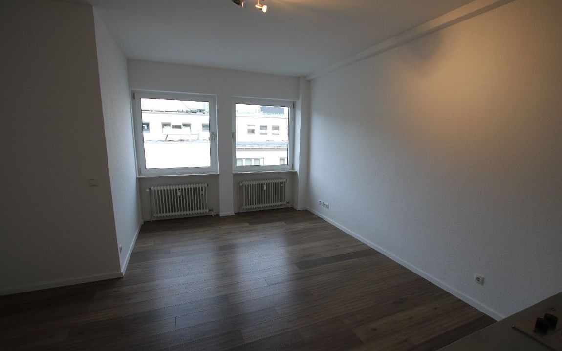 Appartement mit EBK in direkter Stadtmitte! Ab sofort