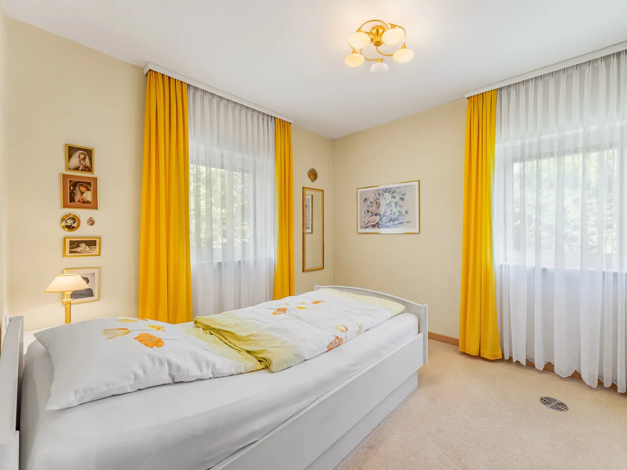 Schlafzimmer im Hochparterre