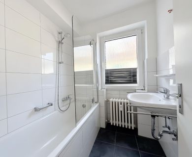 ATTRAKTIVE 3,5 ZIMMERWOHNUNG IN GUTER LAGE ZU MIETEN! - Foto 2