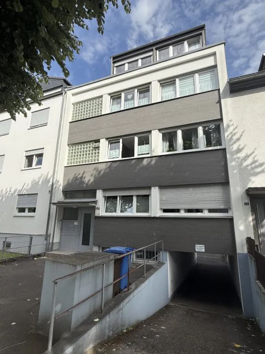 Zentrale 3-Zimmer-Wohnung mit Balkon und Stellplatz in Koblenz vermietet