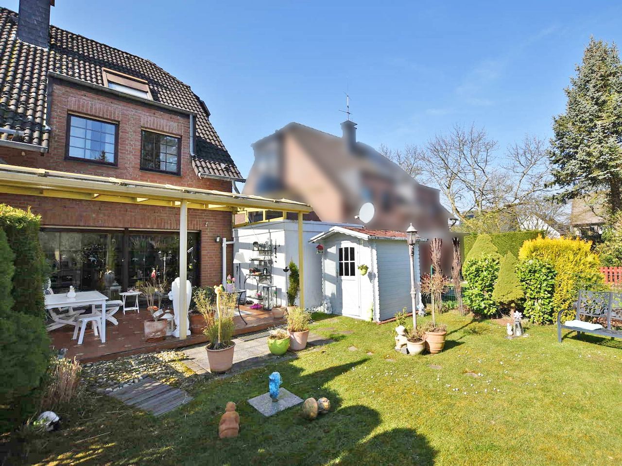 Rückansicht/Terrasse