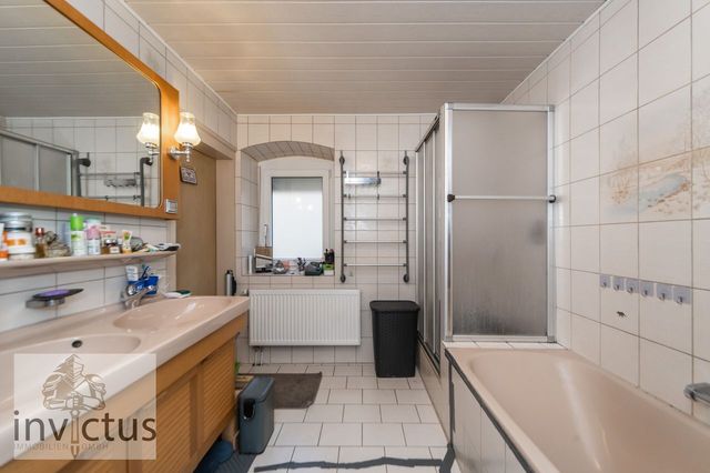 Badezimmer im OG