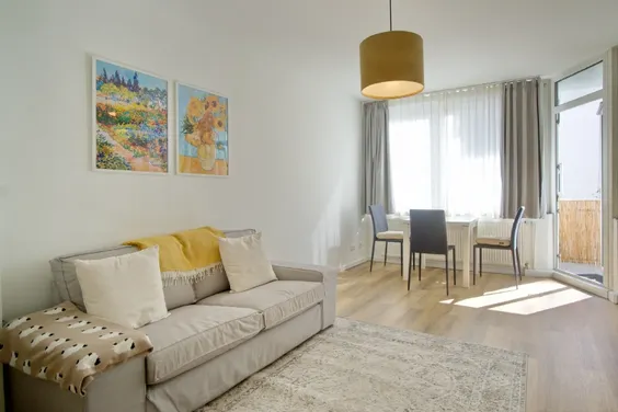 Furnished two-bedroomed apartment with balcony in Derendorf, bordering Pempelfort.