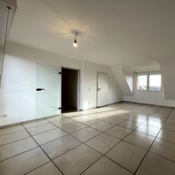 GROßZÜGIGE 3-ZIMMER WOHNUNG MIT BALKON IN KORSCHENBROICH ZU MIETEN!