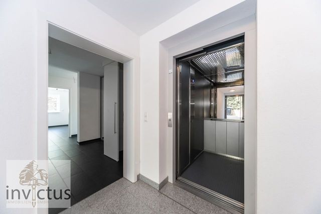 Hausflur inkl. Aufzug