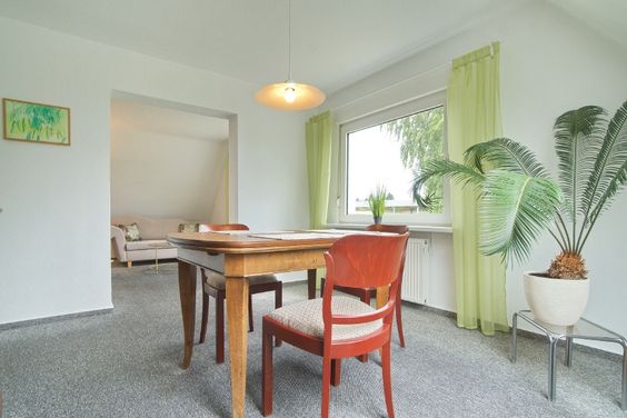 Oase im Grünen, Parken direkt vor der Tür: Wohnung mit Internetzugang in ruhiger Lage, 15 Minuten bis zur City