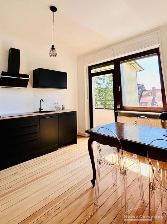K&uuml;che mit Zugang zum Balkon