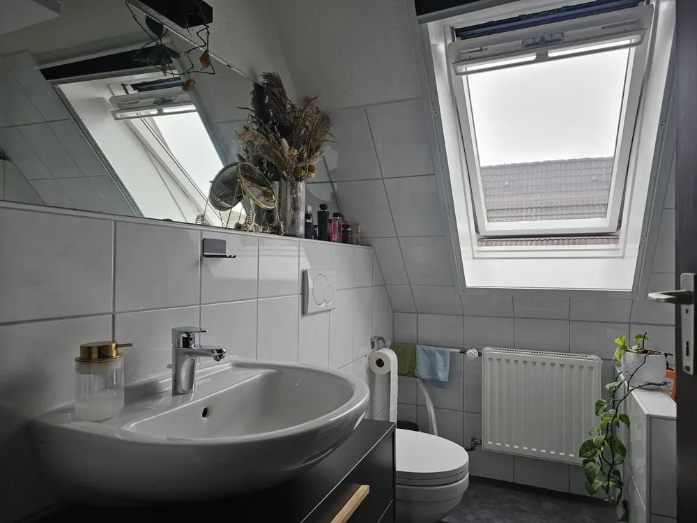 Wannenbad, Wohnung oben rechts, Ansicht 1