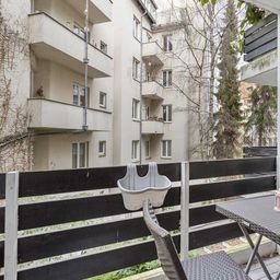 Gemütliche 2-Zimmer-Wohnung mit Aufzug  und  zwei Loggien in Düsseldorf-Pempelfort