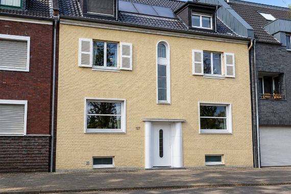 Großzügige 3-Zimmer-Wohnung mit Balkon in zentraler Lage von Rheydt