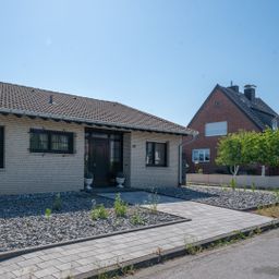 Wohnen auf einer Ebene: Gepflegter Bungalow mit sonnigem Garten & viel Privatsphäre
