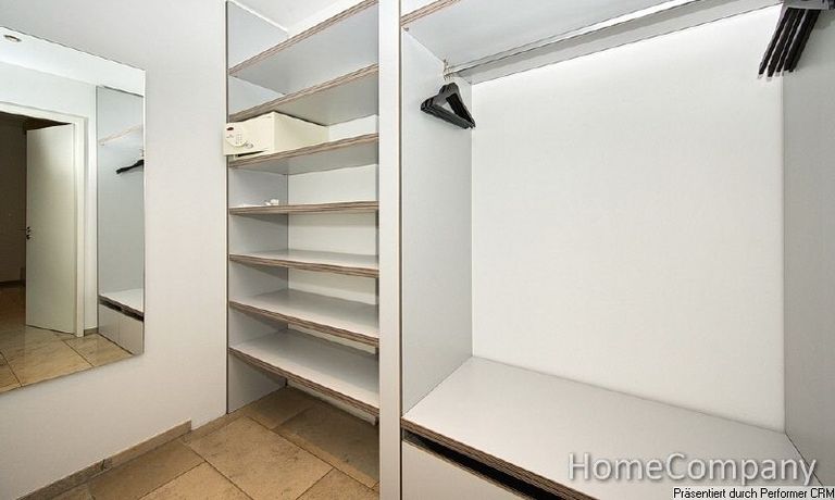 begehbarer Kleiderschrank