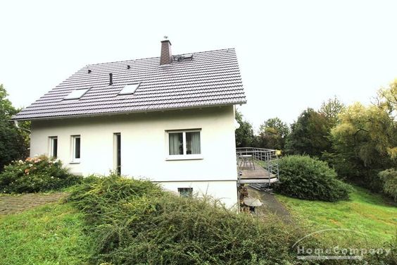 Möbliert/Furnished – Einfamilienhaus mit großem Grundstück in Dresden-Zaschendorf / 8 Personen