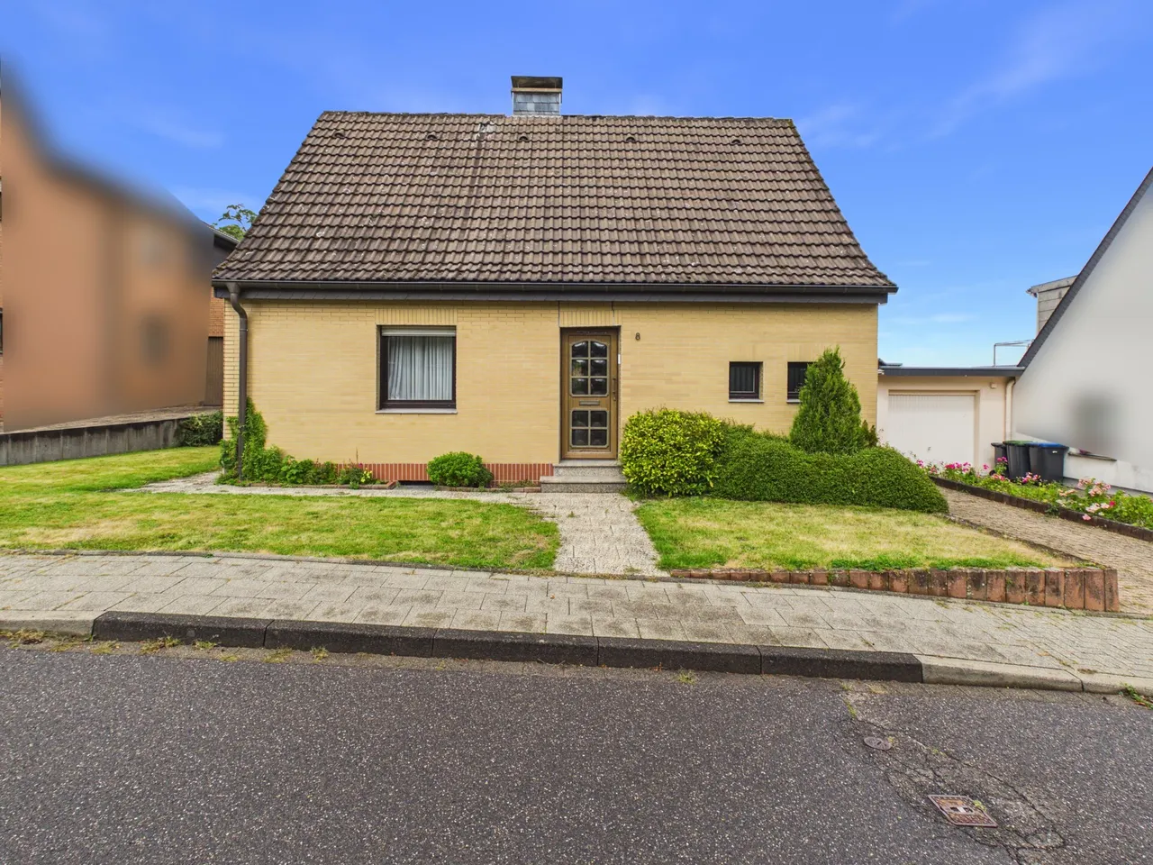 Hausansicht -1-