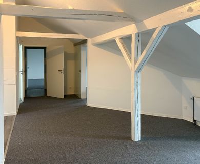 Außergewöhnlich Wohnen unterm Dach: Mietwohnung mit vier Zimmern in zentraler Lage von Gevelsberg