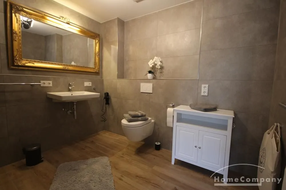 Gro&szlig;z&uuml;giges Duschbad