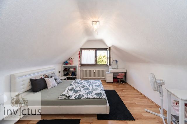 Schlafzimmer 2. DG