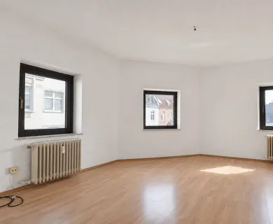 Ca. 80m² große 3-Zimmer-Wohnung mit offenem Wohn-/ Essbereich und Tageslichtbad