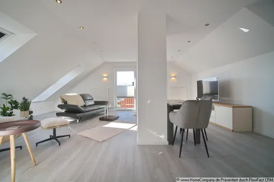 Stilvolle Loftwohnung mit hochwertiger Möblierung und viel Licht