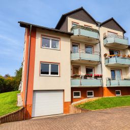 Eigentumswohnung mit Terrasse und Tiefgaragenstellplatz in einem OT von Altenkirchen!