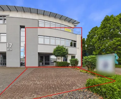 Attraktive Gewerbefläche mit Produktions-/Lagerhalle, Büro- und  zahlreichen Stellplätzen.