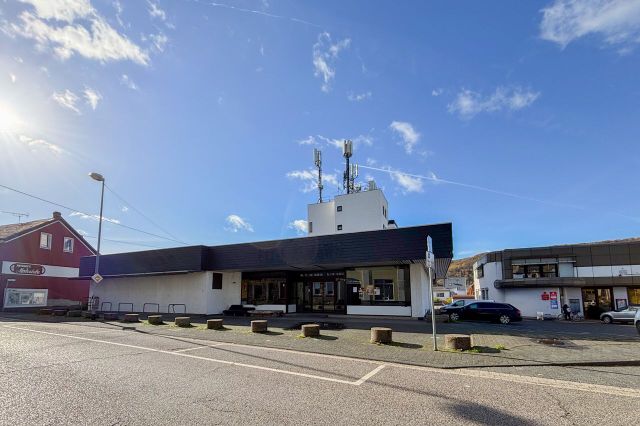 Straßenansicht Gewerbeeinheit