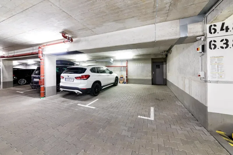 Tiefgaragenstellplatz
